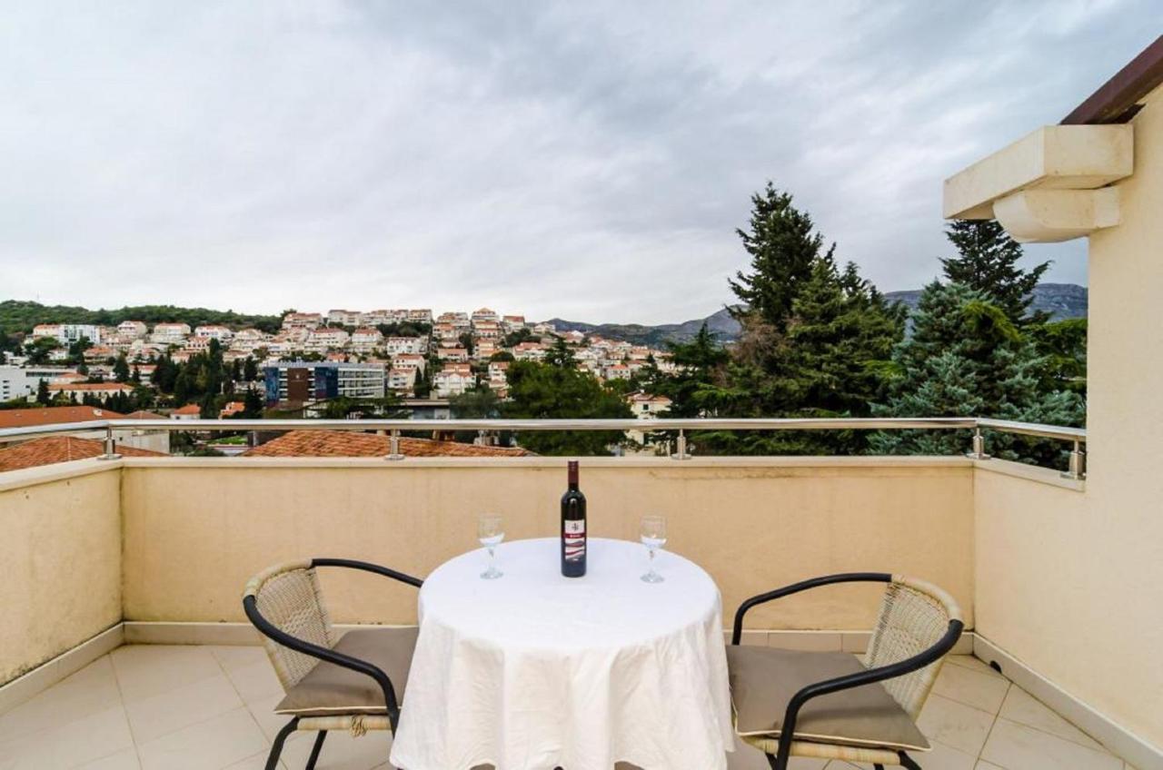Apartment Nikola *