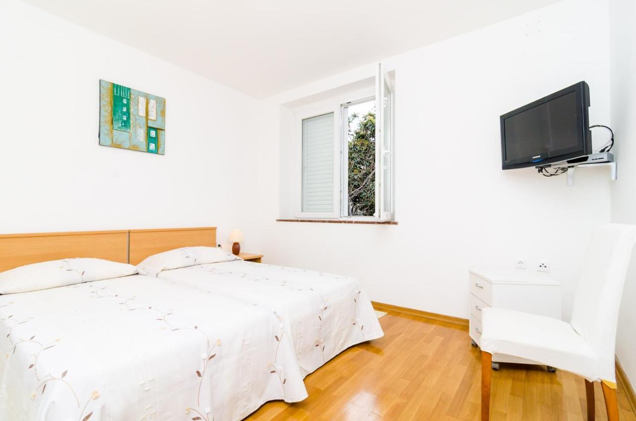 Apartment Nikola *