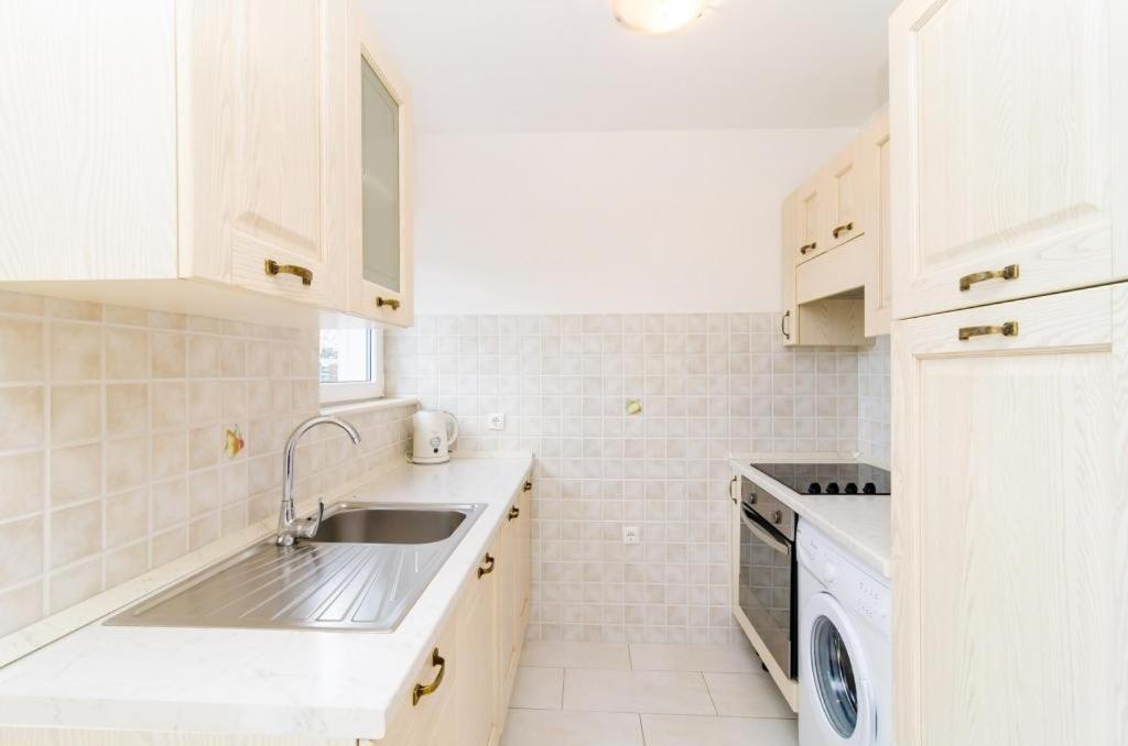 Nikola Apartment