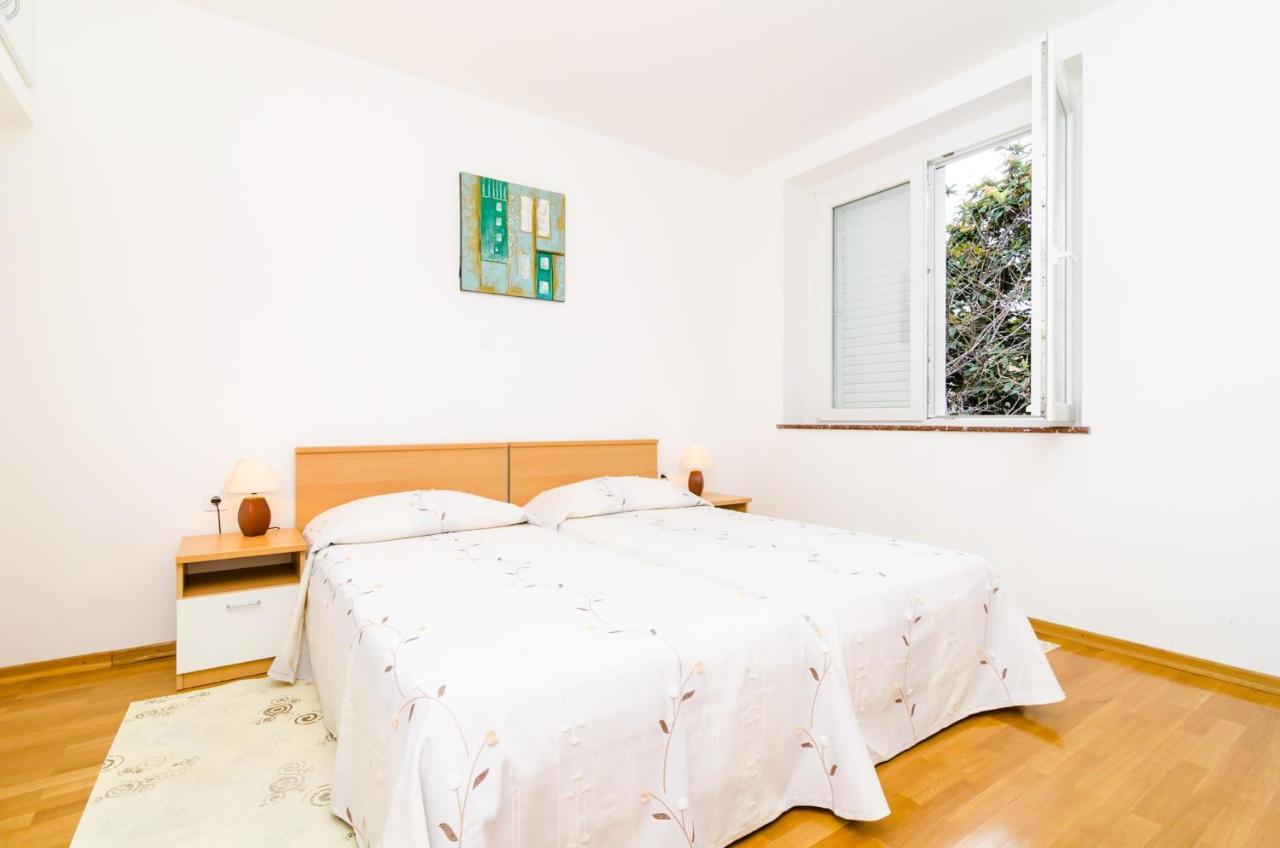 Nikola Apartment *